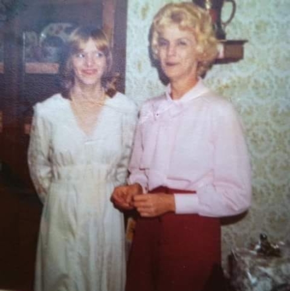 Meet your Posher, Shelly - Picture 1 of 1